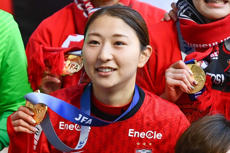 非常に美しい」浦和L・塩越柚歩の“サクラ満開ショット”に脚光！「乙女