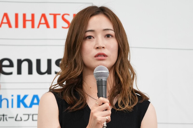 beautiful risa」ベレーザ清水梨紗のノースリーブ黒ワンピ姿に