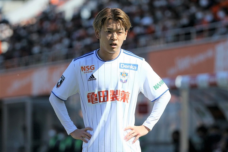 クラブブルッヘ　22-23 ユニフォーム　本間至恩 112667_ext_04_0_L.jpg