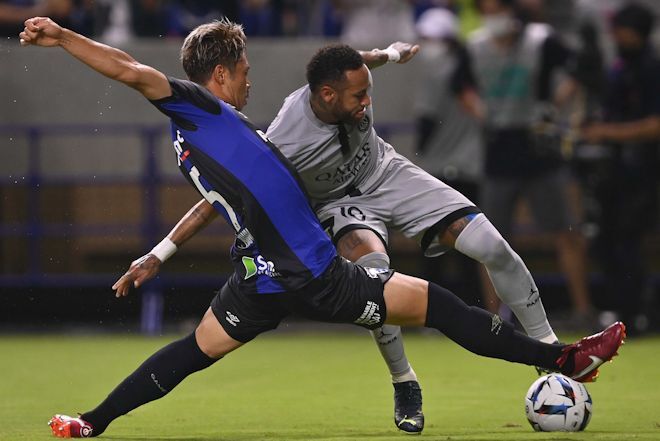 衝撃的なダイブ」ネイマールのPK獲得シーンに海外メディアから批判