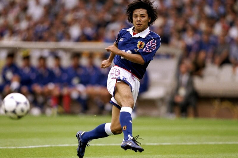 バスガイド役で行きつけのキャバクラを案内、裸で廊下をダッシュ…城