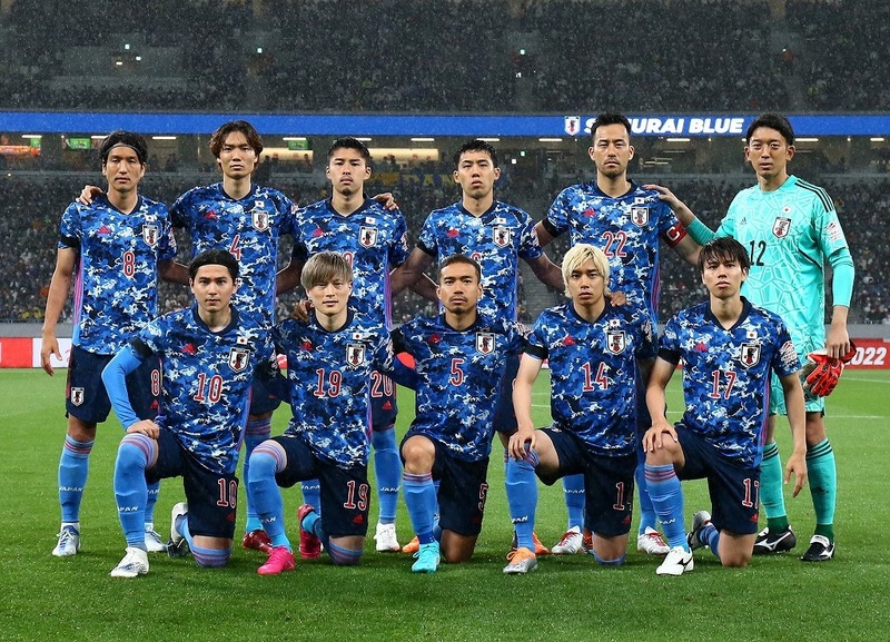 送料込 サッカー日本代表 限定 トレカ スタメン 三笘薫 鎌田大地 伊東純也 板倉滉