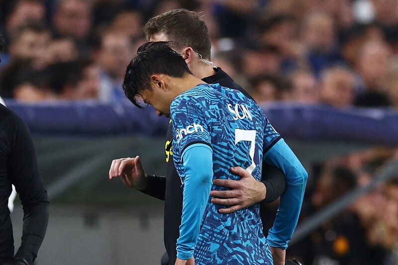 ソン・フンミンが骨折した左目周辺の手術へ…英メディアは「ワールド