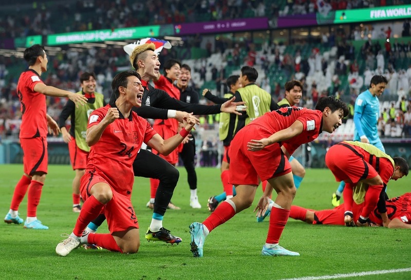 日韓共催ワールドカップ決勝戦で配られたポンチョ 日本代表を突き落としてから29年！」逆転でGS突破の韓国代表に