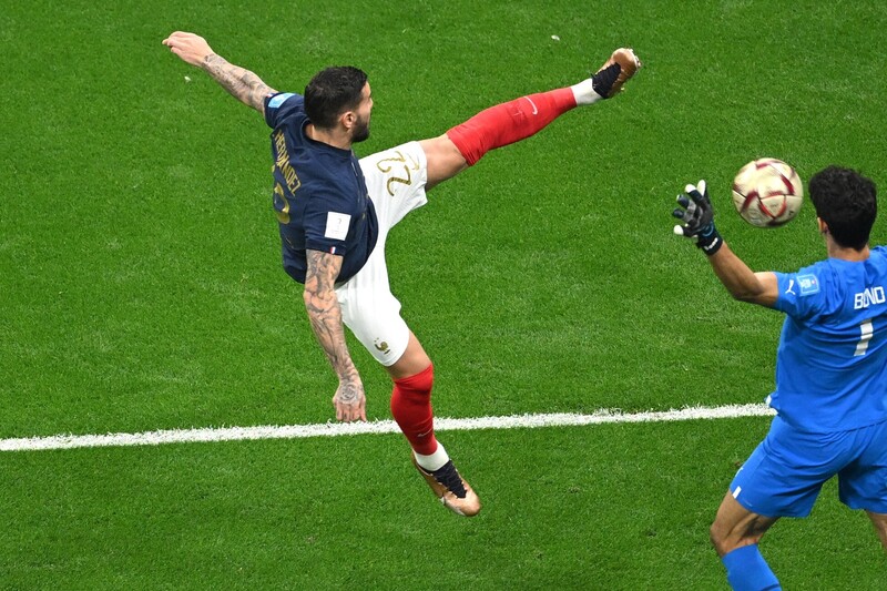ハイキックボレー炸裂」フランス代表テオの先制弾が反響！「サイド