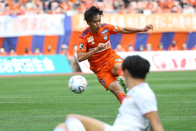 日本代表選出不可避」J1月間MVP、アルビ伊藤涼太郎の圧巻プレー集に