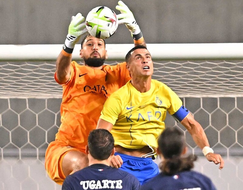 高打点ヘッドやオーバーヘッドで沸かす！パリMFが代表同僚C・ロナウド