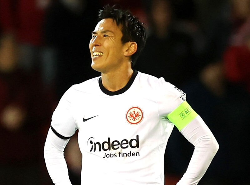 信じられないくらい誇りに思うよ！」長谷部誠が40歳でピッチに別れ