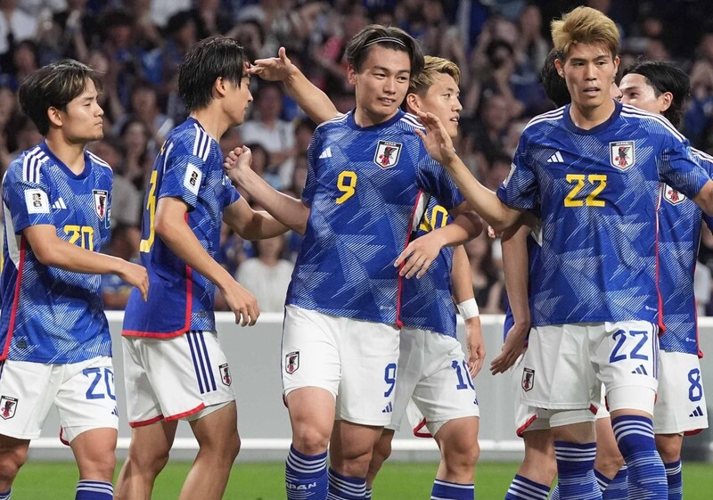 入手困難！最終値下げ！前園真聖！ 日本代表 サッカーシャツ 背番号8 155995_ext_04_0_L.jpg