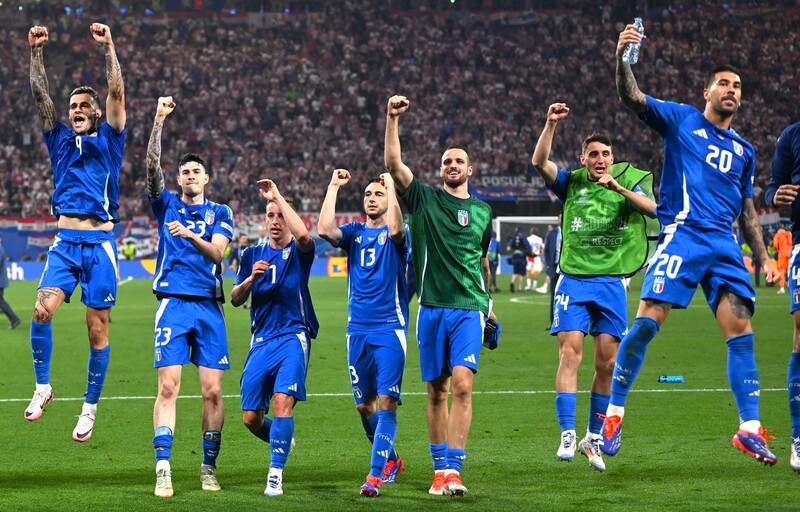 ✨希少・入手困難✨イタリア サッカー 100周年記念メダル 全日本少年サッカー大会 記念メダル - メルカリ