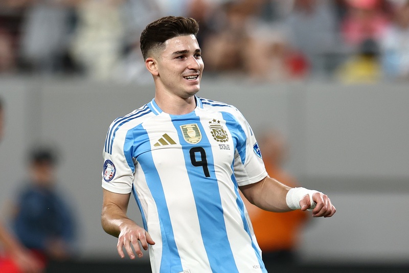 アルゼンチン代表プレイヤーバージョン　#9 フリアン・アルバレス アルゼンチン代表プレイヤーバージョン #9 フリアン・アルバレス