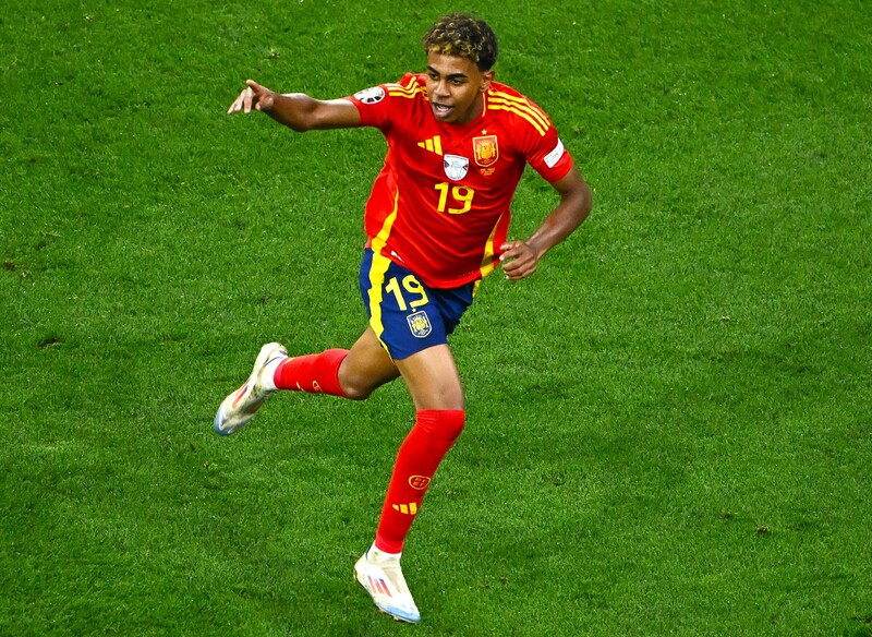 16歳ヤマルが異次元ゴラッソ！ スペインを決勝に導くEURO史上最年少弾