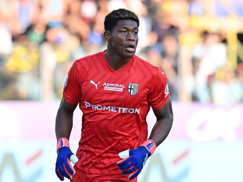 パルマ　鈴木彩艶　サッカーシャツ 鈴木彩艶が愛される理由 イタリア人記者が明かすパルマでの生活