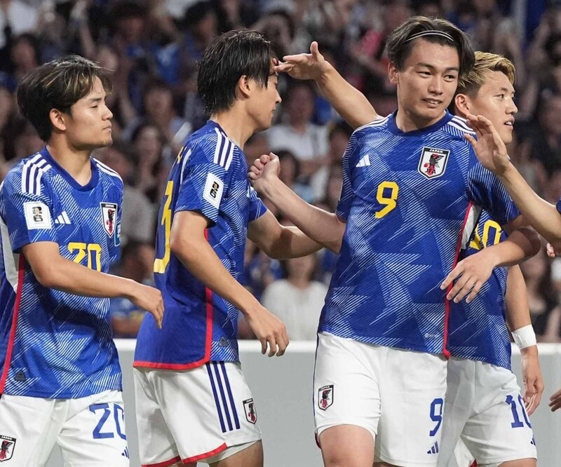 【超希少】サッカー日本代表、1998ワールドカップアジア最終予選アンセムジャージ サムライの屈辱」 日本代表の1998年W杯GKユニフォーム、