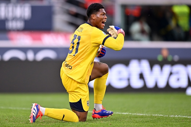 Predator サッカーシューズ 取替式 鈴木ザイオン選手使用サイン入り Predator サッカーシューズ 取替式 鈴木ザイオン選手使用サイン入り