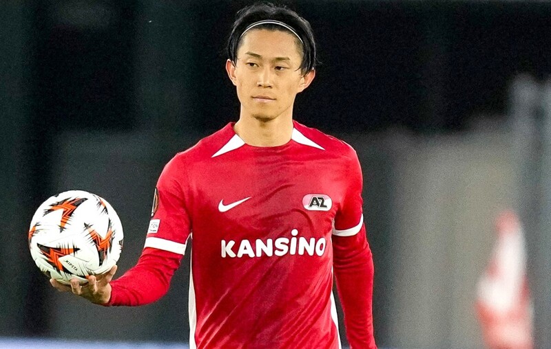 毎熊晟矢 選手 AZ オランダ ユニフォーム 毎熊晟矢のAZがPO制す