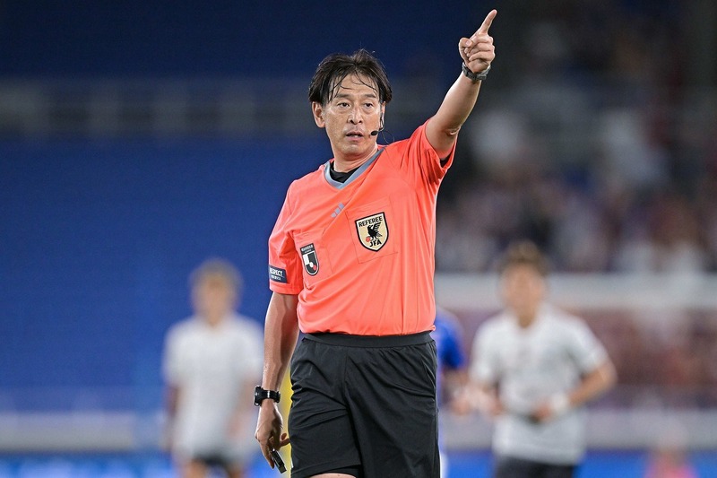 映像見せるならイエローカードですよ」今季限りで勇退、西村審判員に怒