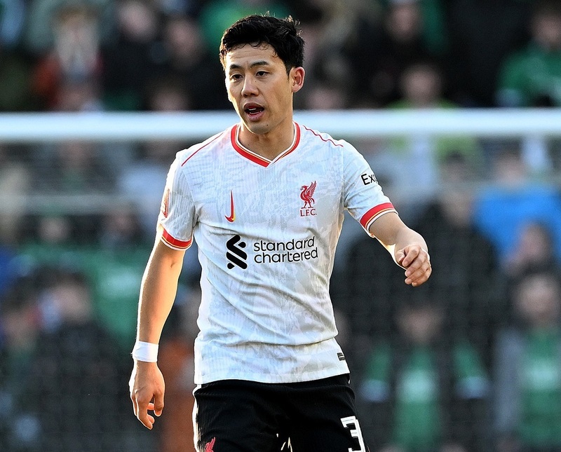 リバプール　遠藤航選手　サイン入り　サッカースパイク Yahoo!オークション - 遠藤 航(日本代表)サイン入りスパイク010
