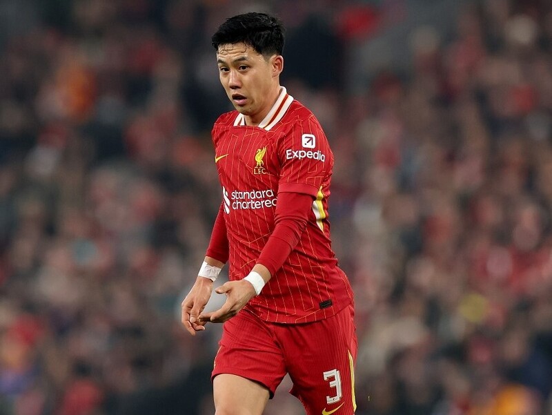 もっと使うべき」「出すの遅すぎる」CL敗退のリバプール、遠藤航の起