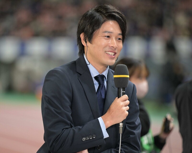 内田篤人氏　サイン入り adidas サッカーシューズ 172620_ext_04_0_L.jpg