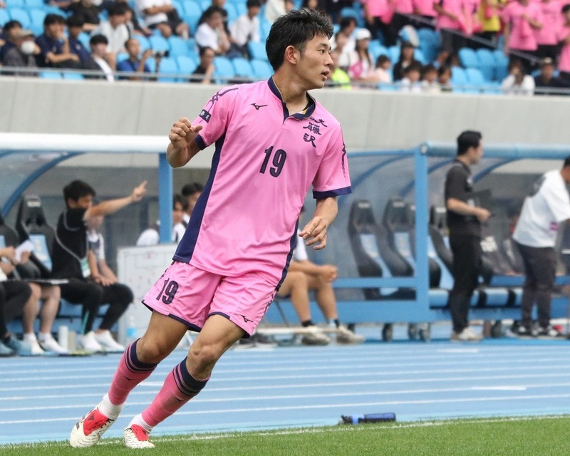 人目をはばからず大号泣。日大藤沢のMF藤本歩優が苦しい時、支えとなる