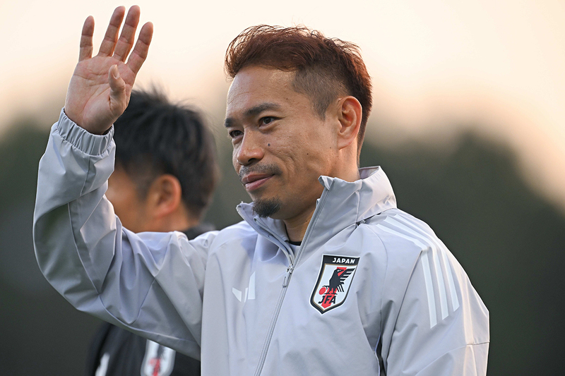 コーチでW杯本大会に帯同させればいい」との声に抗え。E－1