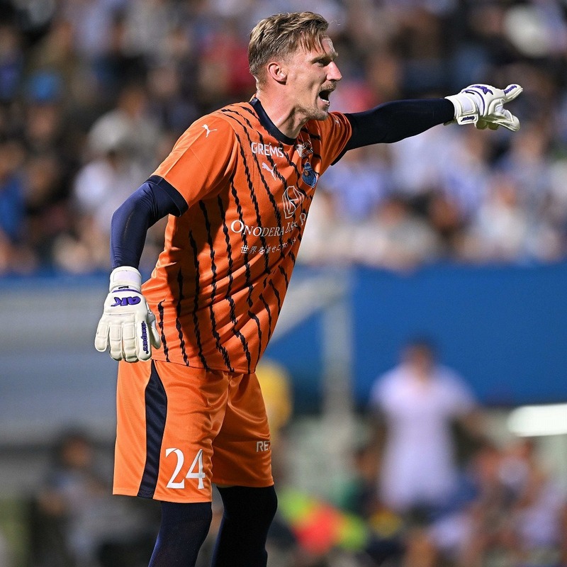 らしさ全開」「やっぱり凄い！」久保建英の絶好機を止めた！ 横浜FC