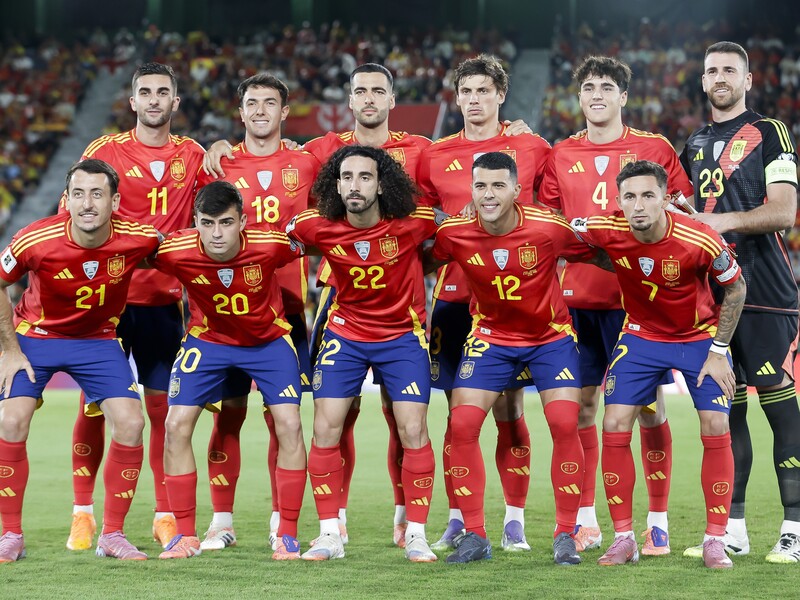 なんて美しいんだ」「可愛い」スペイン代表の新ユニホームに脚光