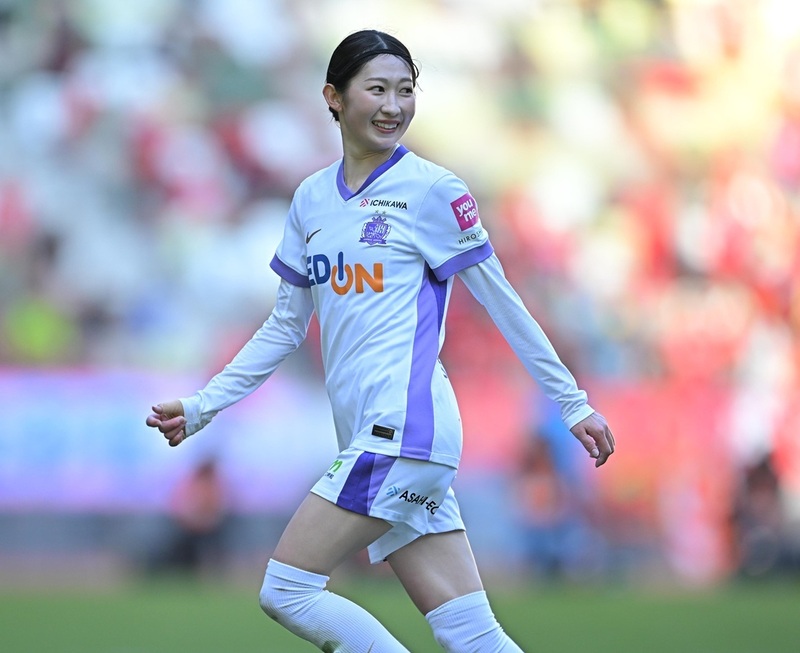 中嶋淑乃　日本代表ユニフォーム 鮮やかループで華麗ゴール! 日本女子代表MF中嶋淑乃がアジア大会決勝で