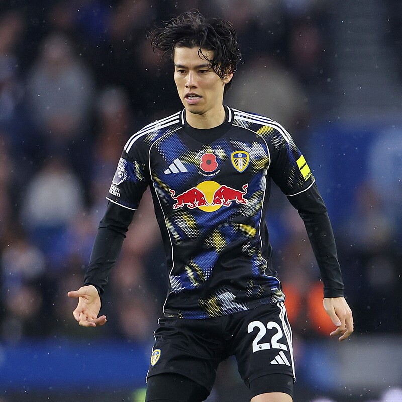 【公式】田中碧 選手 フリースブランケット サッカー 完売 レア品 ほとんど印象に残らなかった」公式戦6試合ぶり先発のリーズ田中碧に