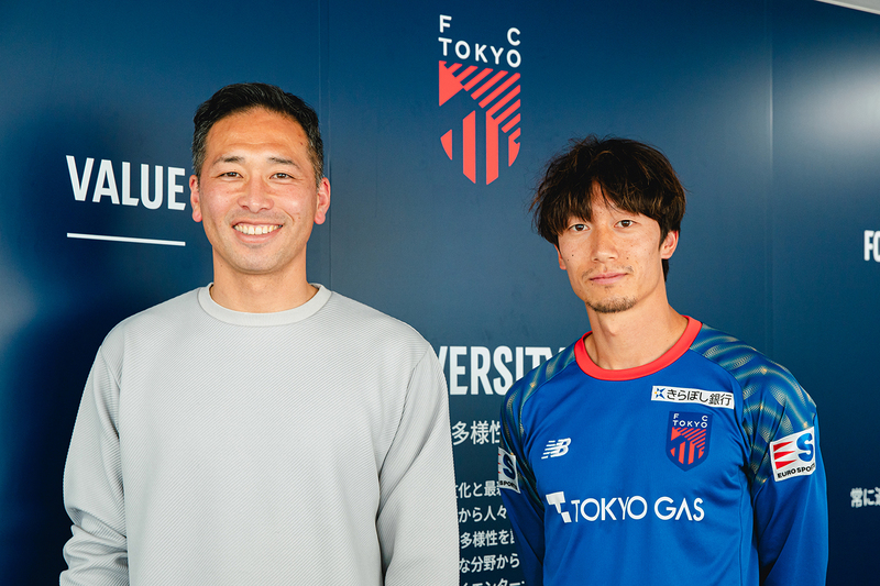 ガンガン行くのが東京のSB」徳永悠平×室屋成が語る“青赤サイドバック論