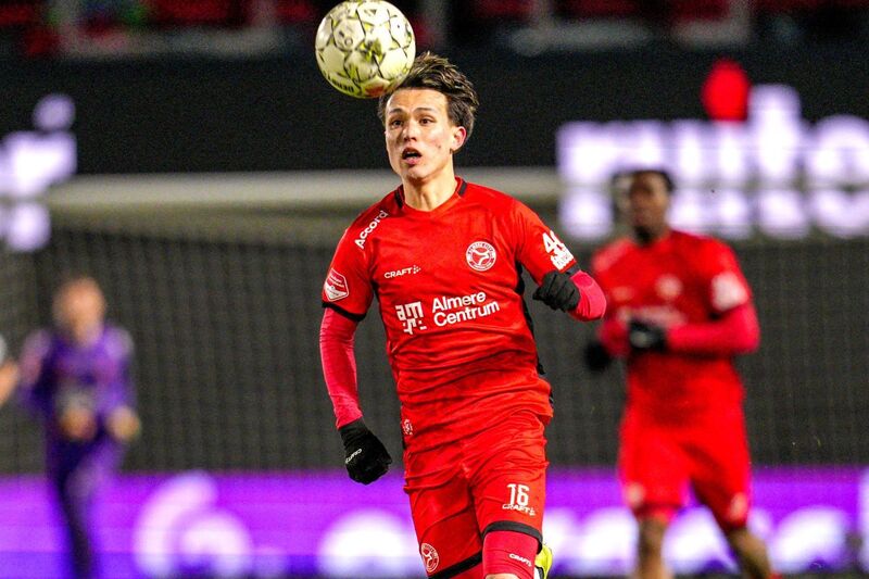 Jリーグと全然違います」日本サッカー期待の“20歳俊英”が新天地