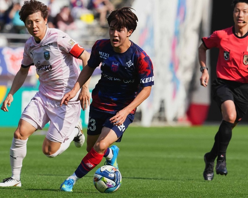 多摩川クラシコで絶大な存在感。19歳・佐藤龍之介は北中米W杯の日本