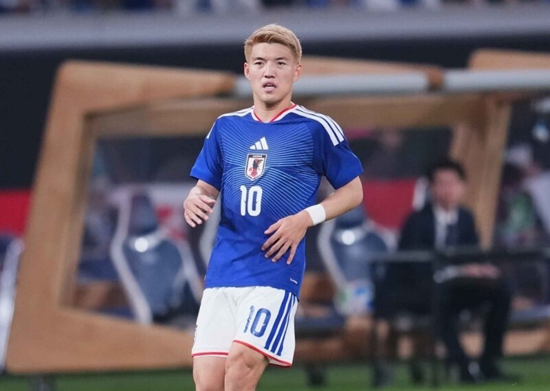 新品タグ付 サッカー日本代表 10番 堂安律 ユニフォーム 160 僕には厳しくしてくる」「彼に認めてもらいたいと思い…」10番・堂安律