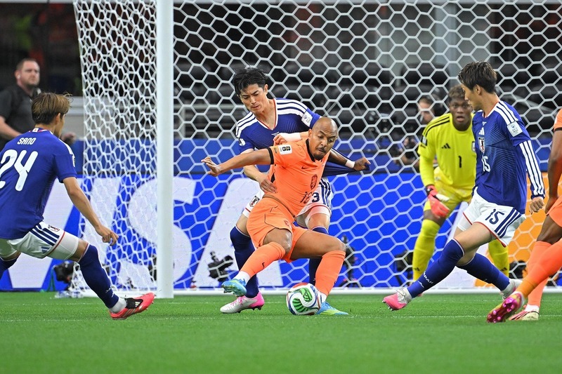 日本代表、オランダと0－0で前半終了！ 再三のピンチもGK鈴木彩艶が