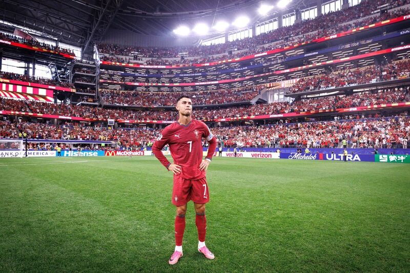 どっちもエグいボディ！」W杯の涙から2週間…C・ロナウドが美女婚約