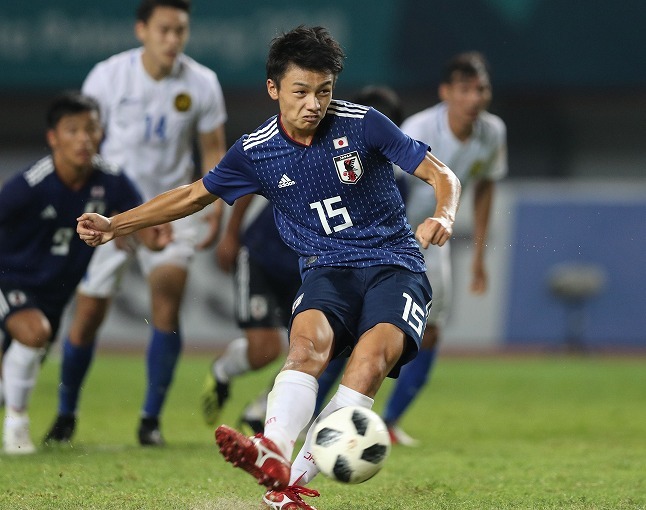 五輪世代FW旗手怜央vs.上田綺世が、インカレで濃厚なマッチ