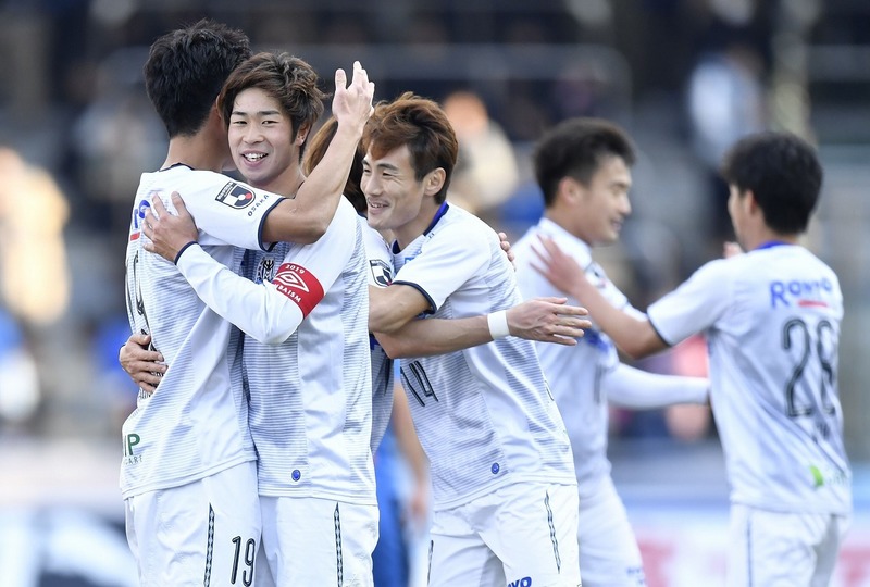 高感度ショップで2023年売れたブランド ヤットも絶賛の殊勲弾！ 右SBの三浦弦太はどうしてあんな シューズ
