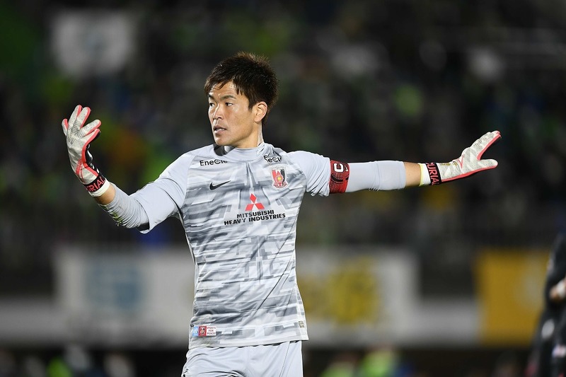 浦和が直面する“新機軸”4バックの課題。主将・西川周作が「ポジティブ