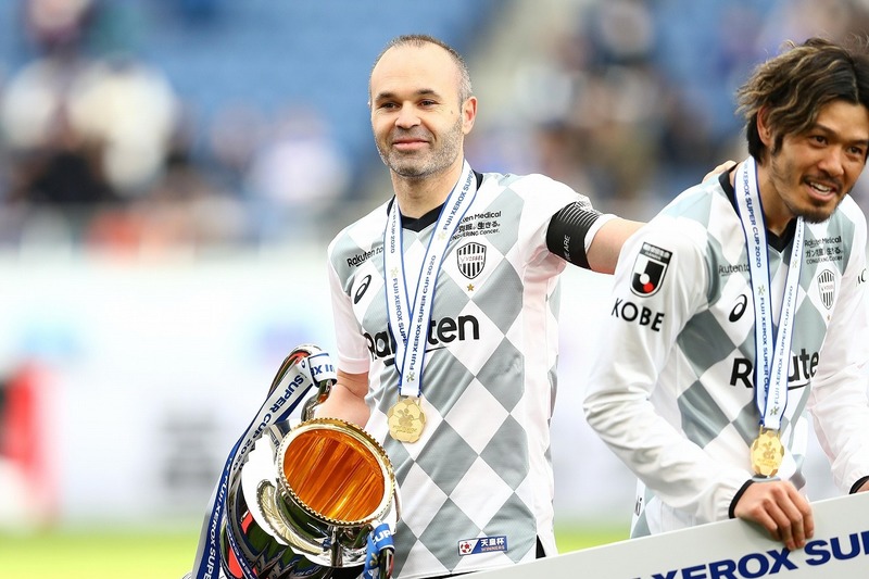 新品■未開封■イニエスタ選手■バースデー限定■スマホスタンド ss-cat_03.jpg