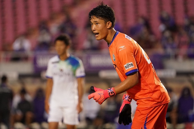 湘南 チームとして受け止めないといけない 00年生まれ 19歳gk谷晃生が漂わせる守護神の風格 サッカーダイジェストweb