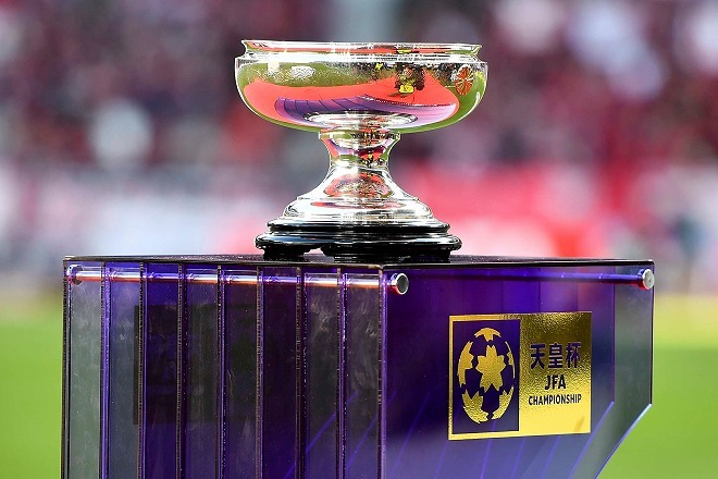 第59回 天皇杯全日本サッカー選手権大会 優勝カップ 第59回 天皇杯全日本サッカー選手権大会 優勝カップ