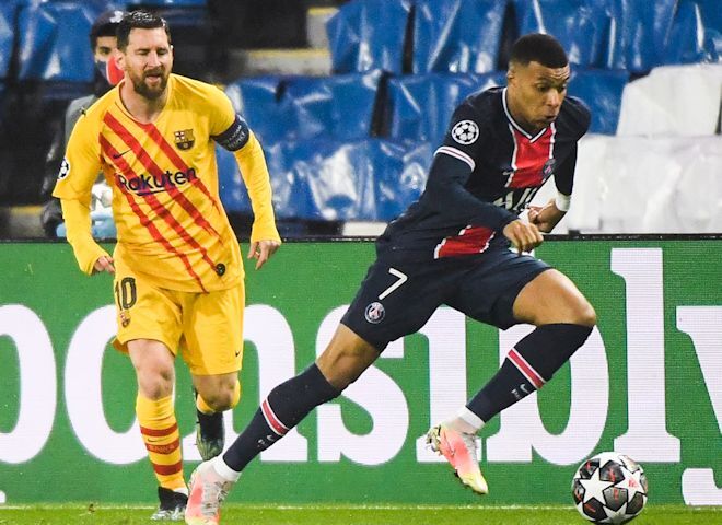 ◼️美品◼️PSG◼️サッカー◼️フットサル◼️エムバペ◼️メッシ◼️レプリカ ネットが燃え上がる」エムバペがバルサ戦後に投稿したメッシとの2