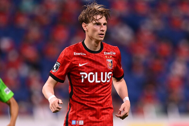 サッカー　浦和レッズ　ユンカー　ユニフォーム 去就注目のユンカー、浦和の新ユニフォーム投稿に反応 