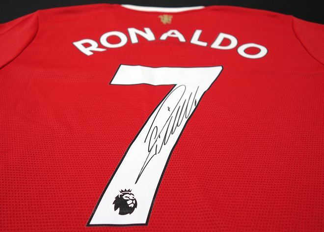 メッシ、C・ロナウド移籍でユニフォームが世界で爆売れ。歴代売上枚数