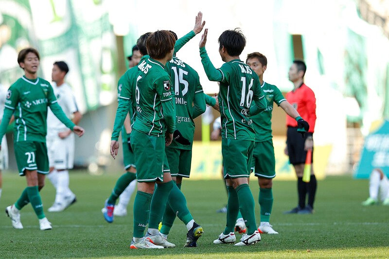 超かっこいいんだけど 肩から袖が斬新過ぎる 東京vの22年新ユニホームに脚光 サッカーダイジェストweb
