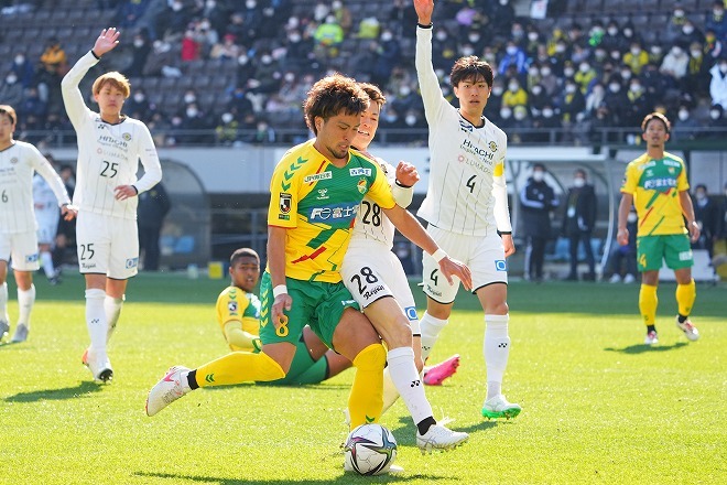 ちばぎんカップ採点 寸評 千葉 ０ １ 柏 決勝弾のドウグラス 戦術上の鍵になりそうな３人が奮闘 千葉は攻撃面が サッカー スポーツブル スポブル