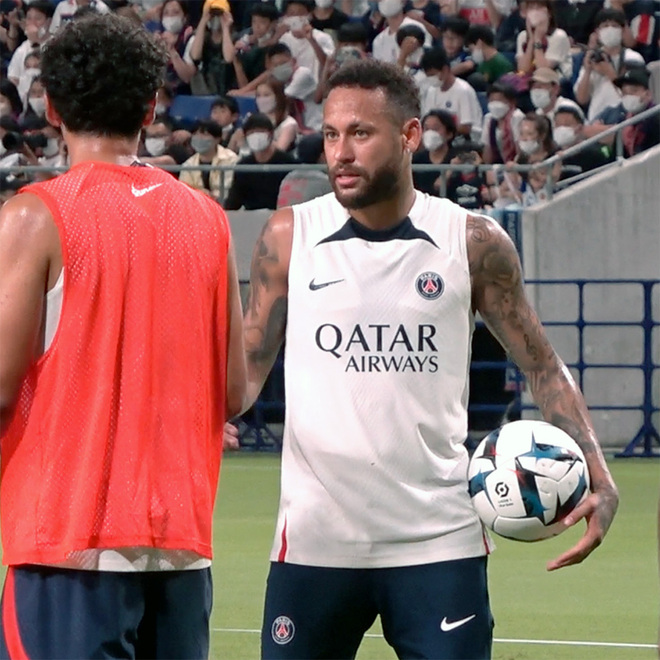 ネイマールがピリつく…主将の腕を振り払いPK練習を「強行」した理由は