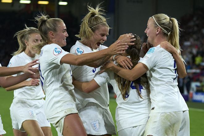 なでしこジャパンを思い出す 英国人記者も驚き 女子イングランド代表 Euro決勝進出の快進撃に国内が熱狂 現地発 サッカーダイジェストweb
