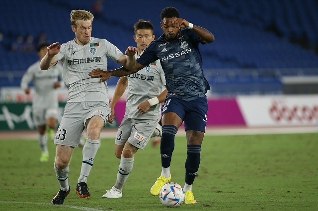 J1採点 寸評 横浜1 0福岡 渡辺はボランチ トップ下で躍動 先制点演出の水沼 好守の高丘らも高評価 サッカー スポーツブル スポブル J1採点 寸評 横浜1 0福岡 渡辺はボランチ トップ下で躍動 先制点演出の水沼 好守の高丘らも高評価 サッカー スポーツブル スポブル